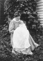 Edith Thayer holding baby Ruth Thayer
